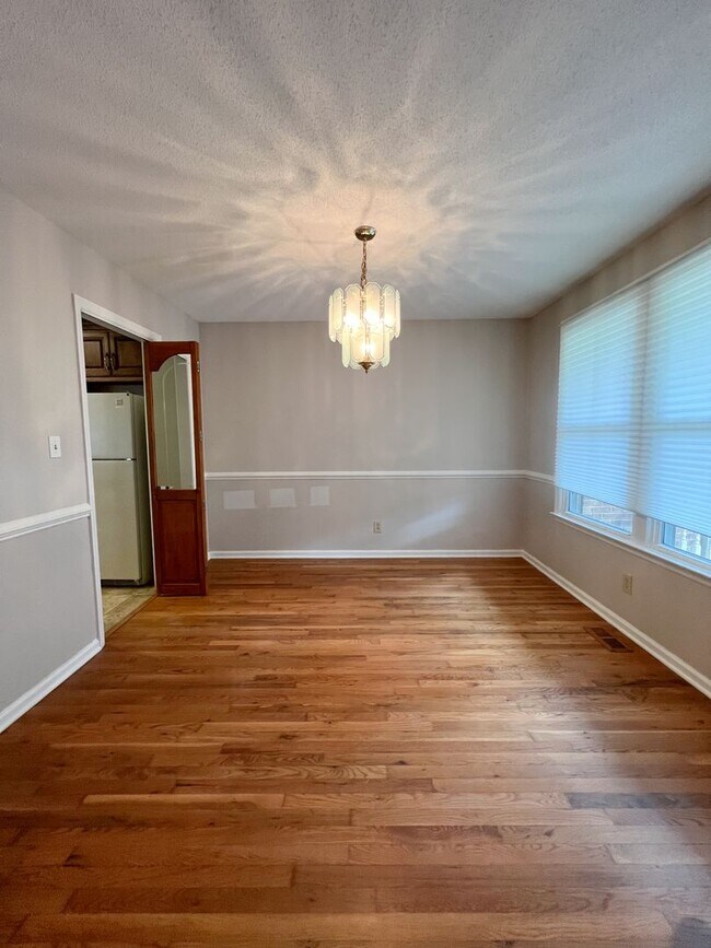 Building Photo - Gorgeous Single-Family Home! Large Deck, B...