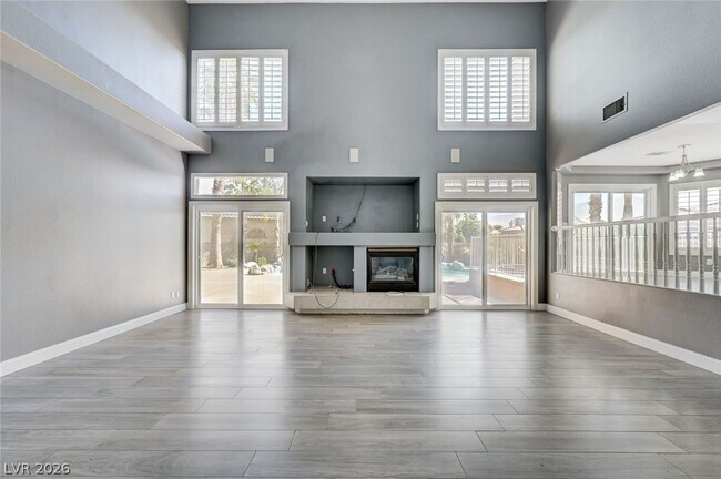 Building Photo - 3800 Beacon Point St