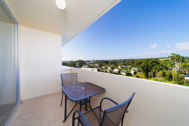 Building Photo - Bayshore Towers - Fully Furnished Unit wit...