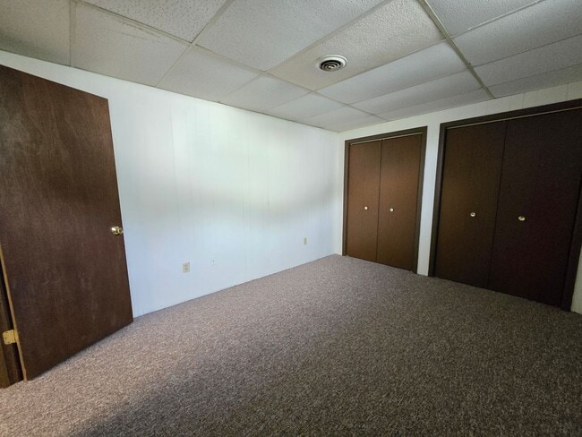 Building Photo - Cute 2-bedroom duplex in Normal!