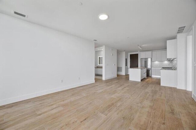 Building Photo - 3034 Oak Ave