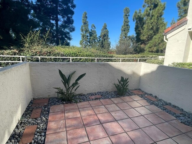 Primary Photo - 740 Eastshore Terrace