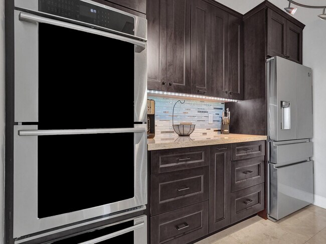 Building Photo - 209 N Fort Lauderdale Beach Blvd