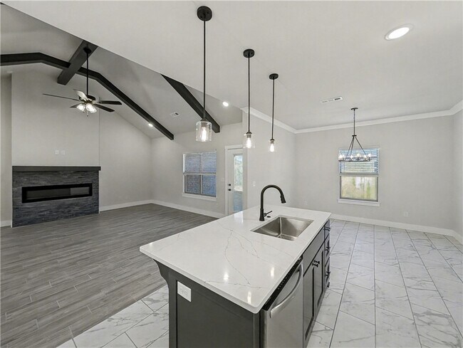 Building Photo - 6906 SW Basswood Ave