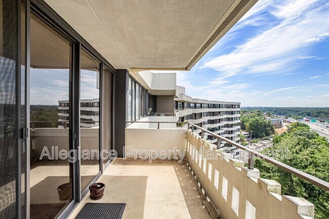 Building Photo - 6301 Stevenson Ave