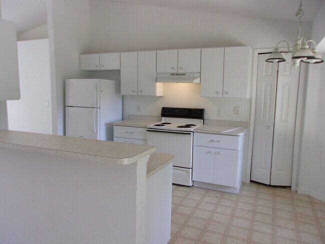 kitchen - 5 Pecan Pass Radl