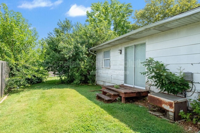 Building Photo - 16 Adeline Ct