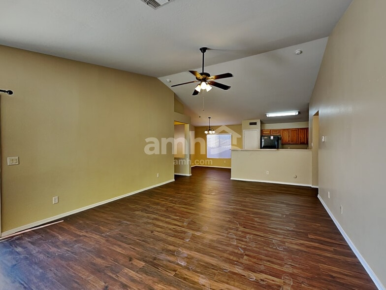 Building Photo - 11967 W Granada Rd