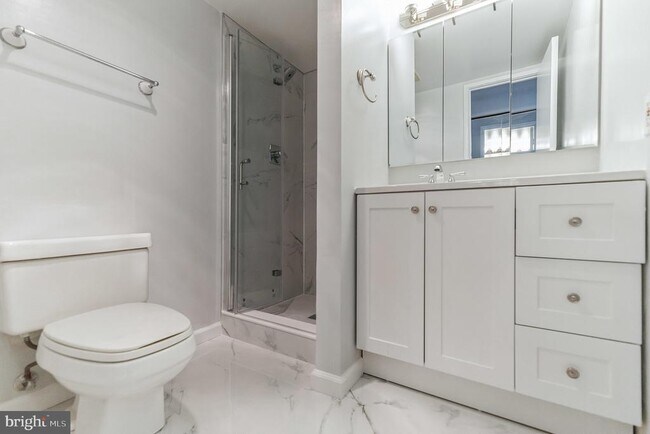 Building Photo - 900 N Stafford St