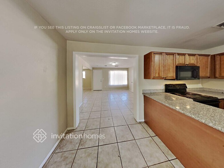 Building Photo - 1314 E Mercer Ln