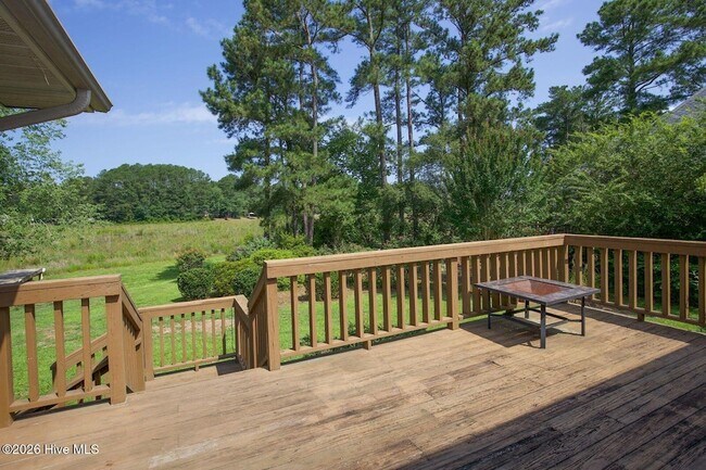 Building Photo - 1205 Greenbriar Dr