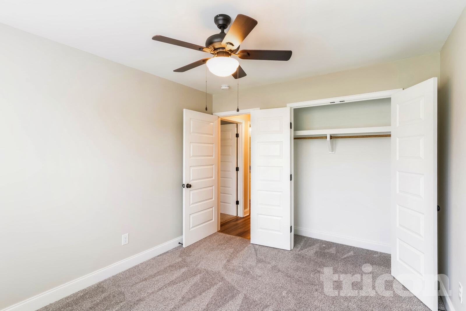 Building Photo - 341 Green Hills Dr