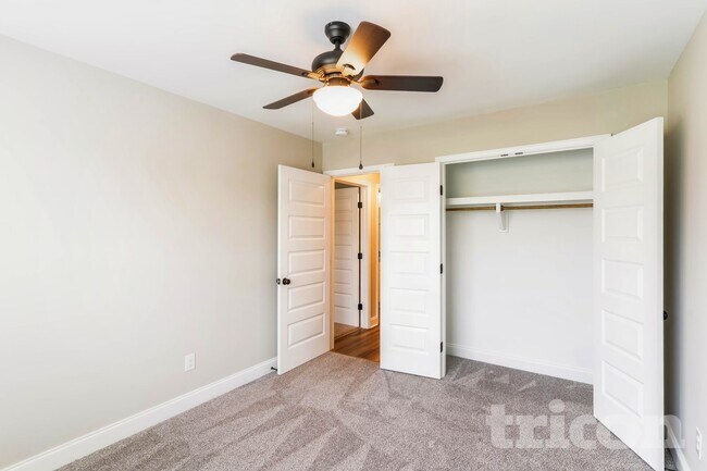 Building Photo - 341 Green Hills Dr