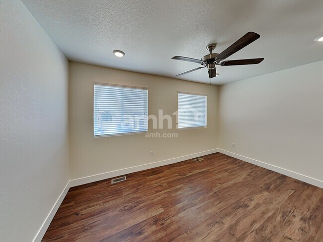 Building Photo - 26122 E Calhoun Pl