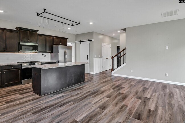 Building Photo - 414 Tulip Way