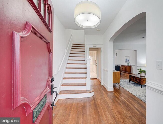 Building Photo - 4823 9th St NW