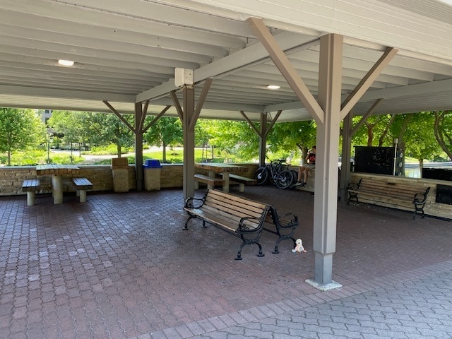Building Photo - 2827 Stonewater Dr