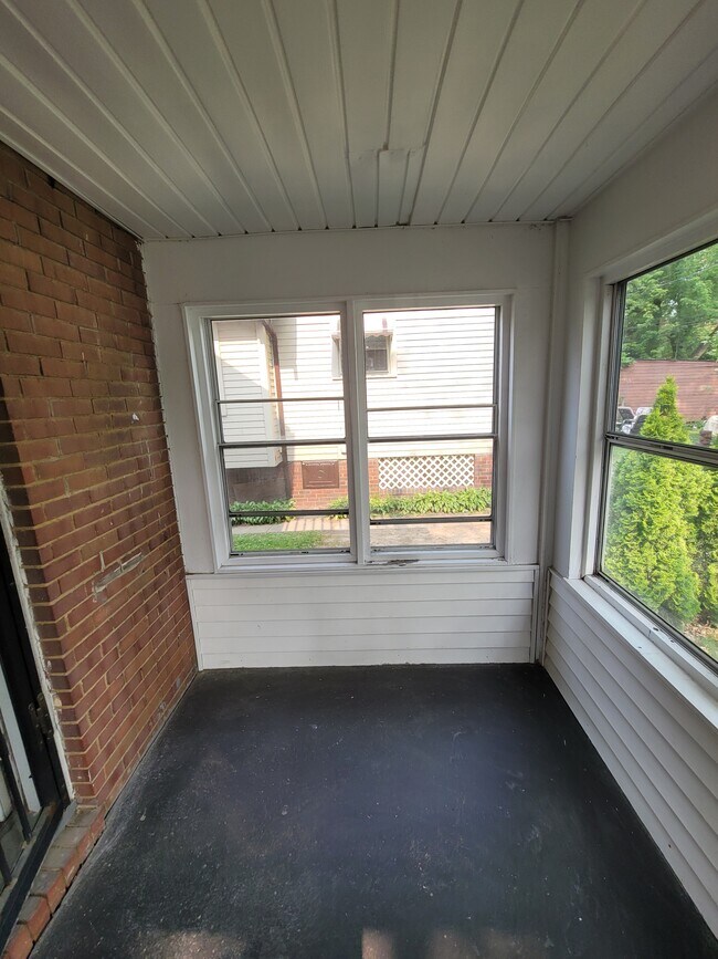 Building Photo - 3598 Raymont Blvd