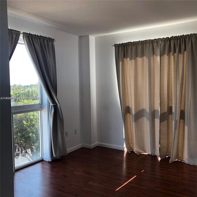 Building Photo - 7275 SW 90th St