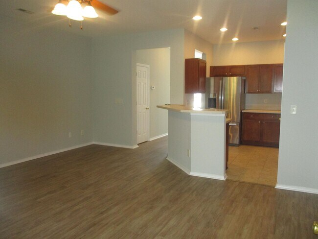 Building Photo - 157 Olde Towne Way