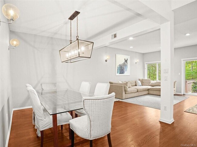 Building Photo - 912 Heritage Hills