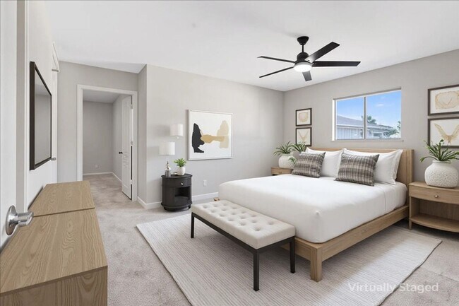 Building Photo - RENOVATED 3BD/2BA LV COUNTRY CLUB GUARD GATED