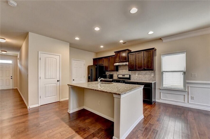 Building Photo - 2520 Morgan Chase Dr