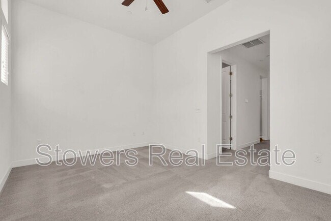Building Photo - 5212 S Esprit Loop