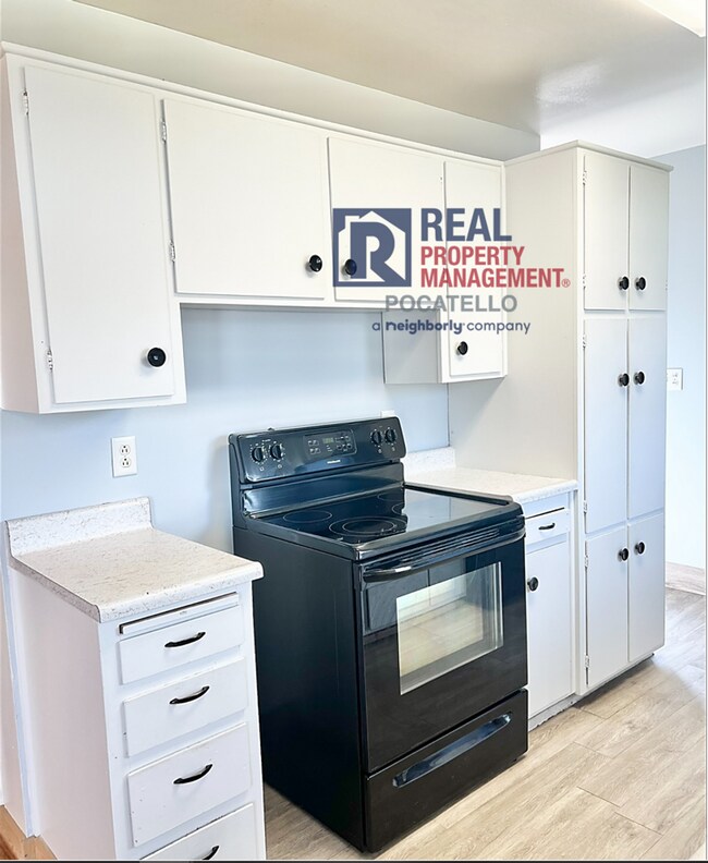 Building Photo - 3 bedroom 2 bath House