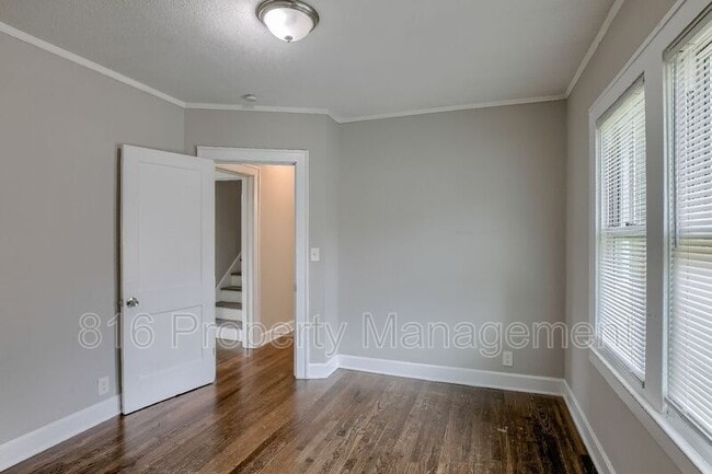 Building Photo - 2431 E 68th St