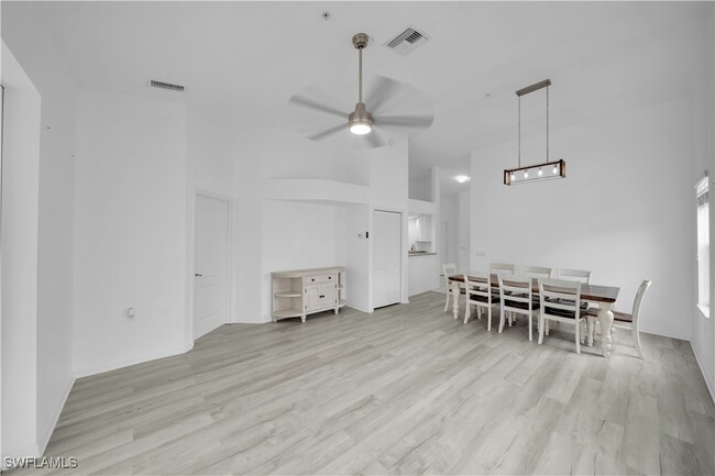 Building Photo - 365 Stella Maris Dr N