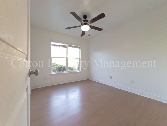 Building Photo - 120 S 9th St