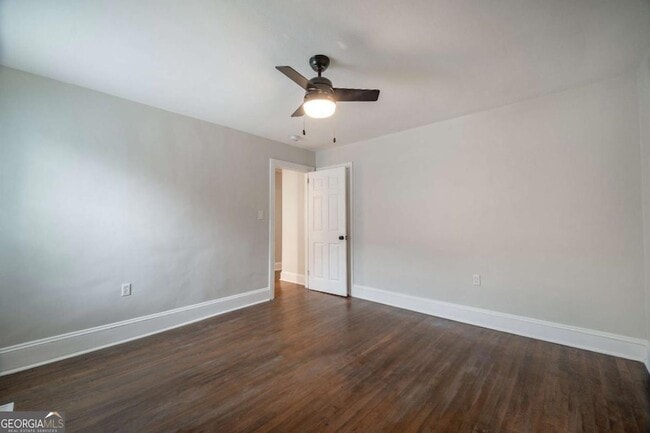 Building Photo - 2137 Delowe Dr