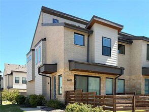 Building Photo - 760 Cavitt Ct