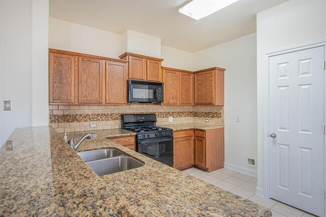 Building Photo - 19718 Summerlin Dr