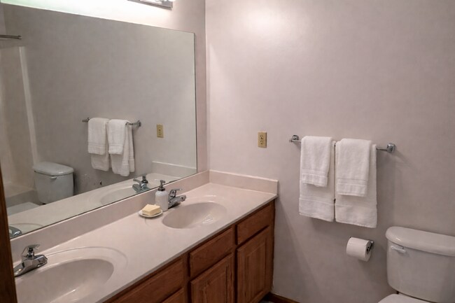 Building Photo - 3552 Bethel Dr