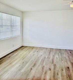 Building Photo - 1043 Cornwall C