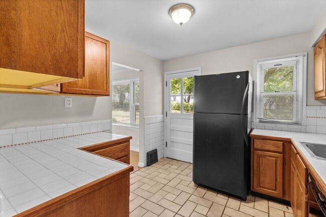 Building Photo - 1115 Bliss Dr