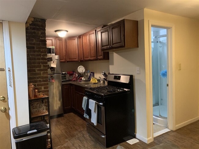 Building Photo - 123 Park Ave