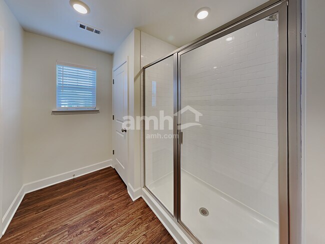 Building Photo - 460 Bluewater Dr