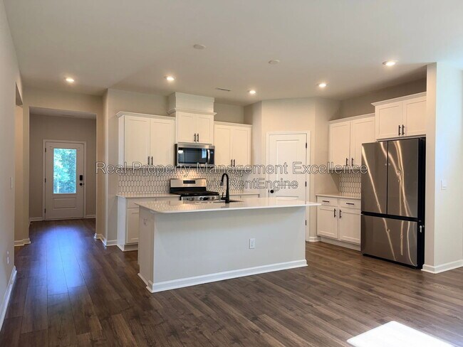 Building Photo - 101 Brody Pne Wy