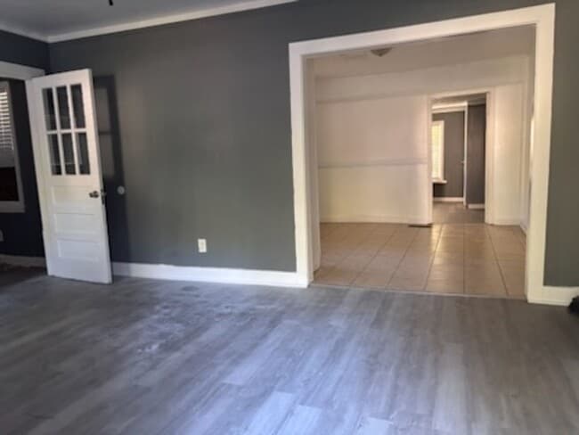 Building Photo - 217 N Sunset Terrace