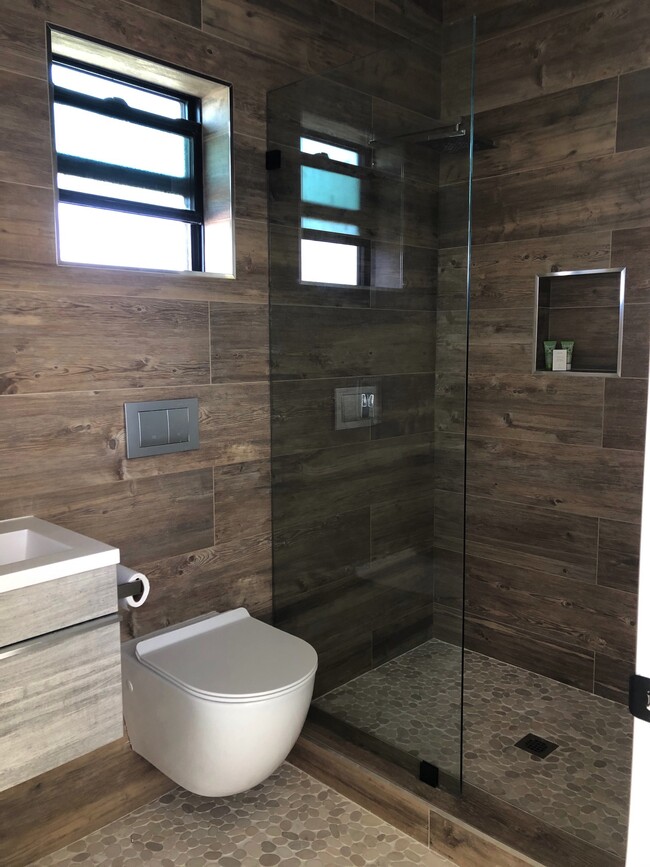 upstairs bath - 6952 W 77th St