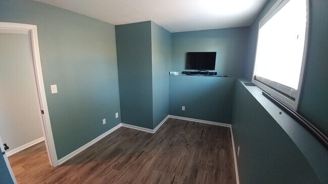 Building Photo - Spacious 4 bedroom 2 Bath Single Family Mt Pleasant