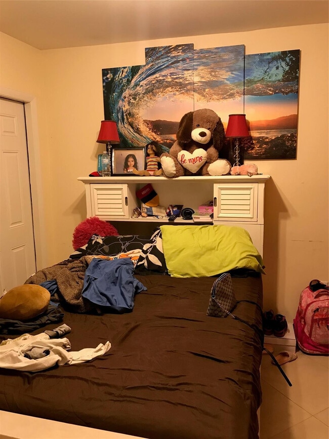 Building Photo - 210 SE 9th St