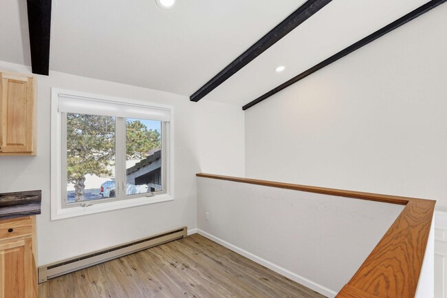 Building Photo - 957 Beta Dr