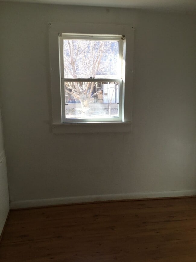 Building Photo - 3 bedroom 1 bath with large garage and shop