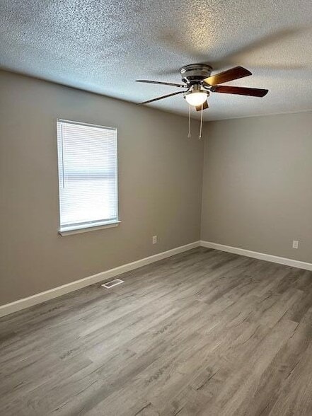 Building Photo - 4100 N Ocoee St