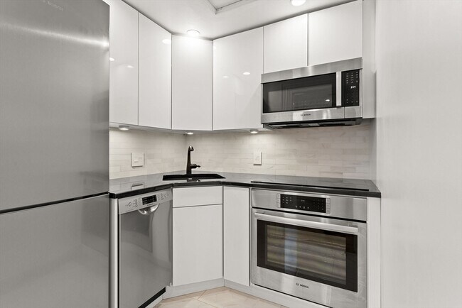 Building Photo - 127 Beacon St
