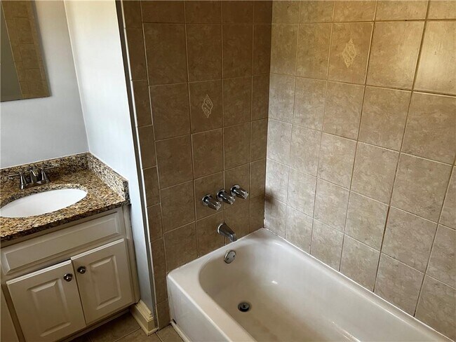 Building Photo - 3490 Sexton Woods Dr